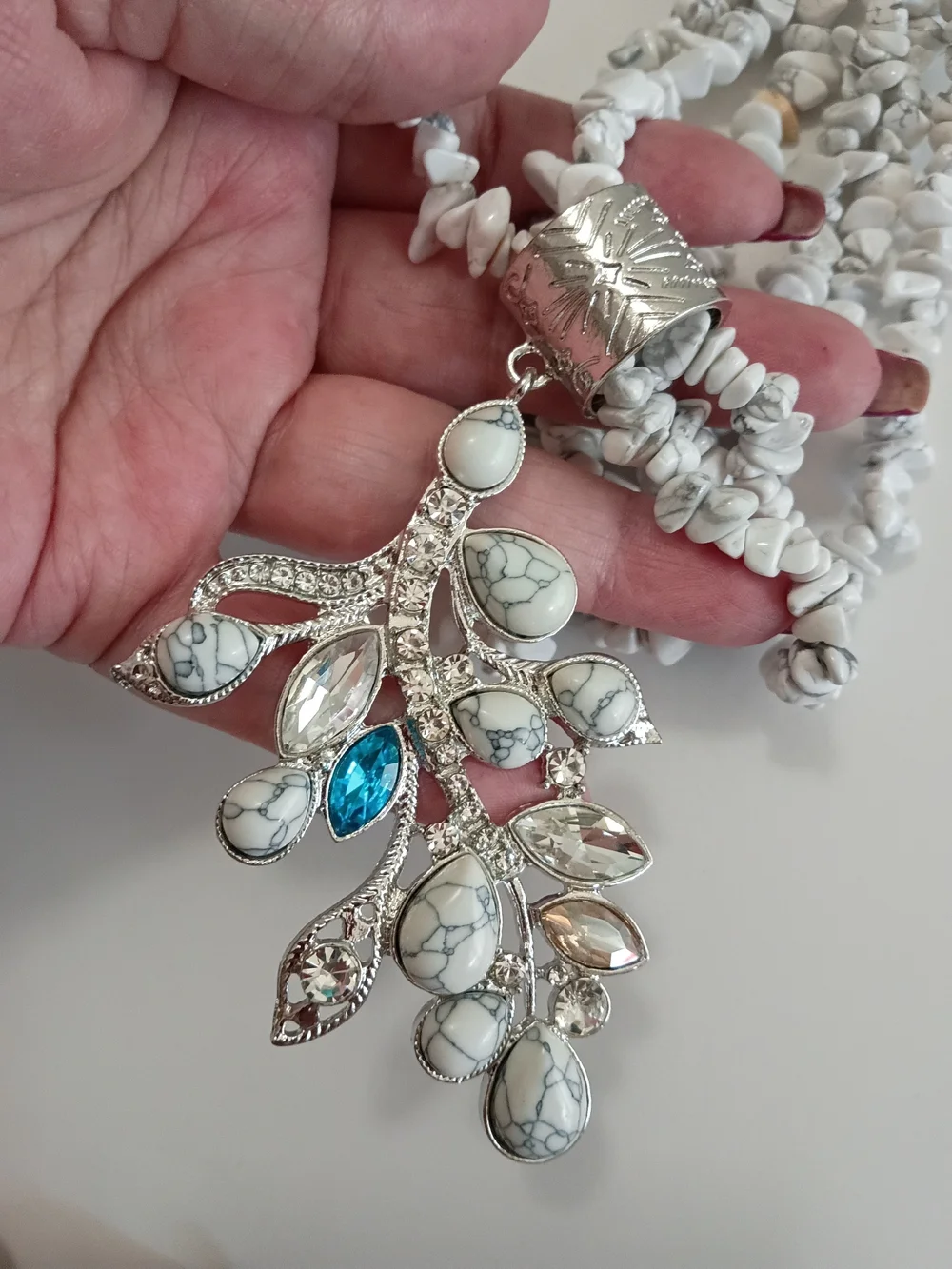 JTV White Howlite Chip Necklace with Silver Leaf Pendant and Aquamarine Accent